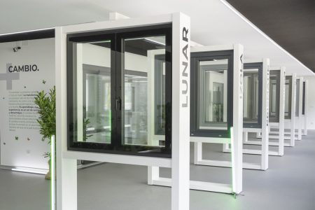 Exposición Hermet 10 Ventanas