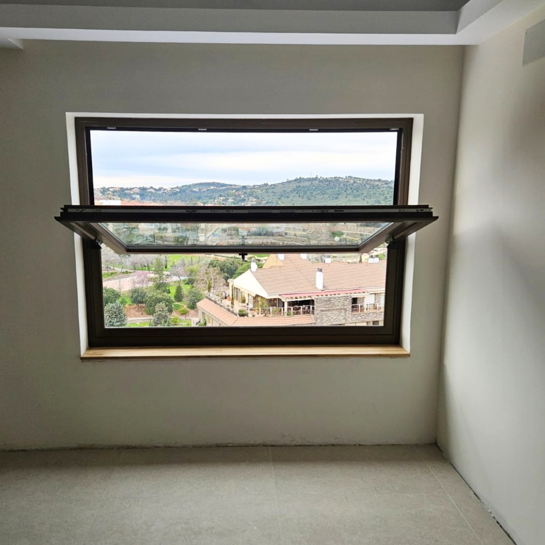 Ventana pivotante Hermet 10