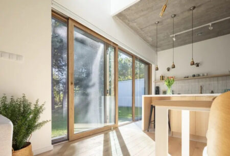 Corredera elevadora Luksa Hermet 10 en cocina comedor
